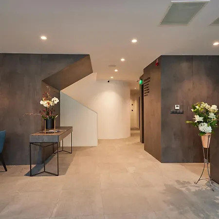 Bizarre Boutique Szálloda *