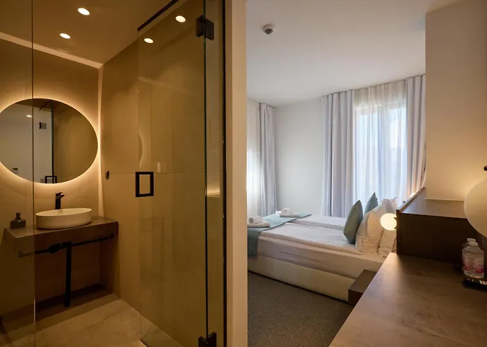 Bizarre Boutique Hotel *