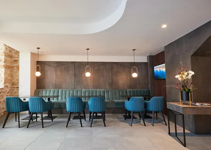 Bizarre Boutique Szálloda *