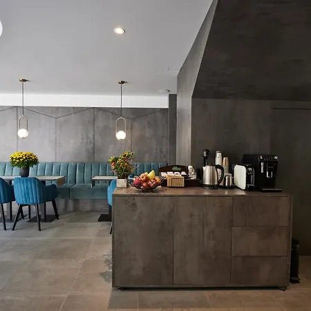 Bizarre Boutique * Warna