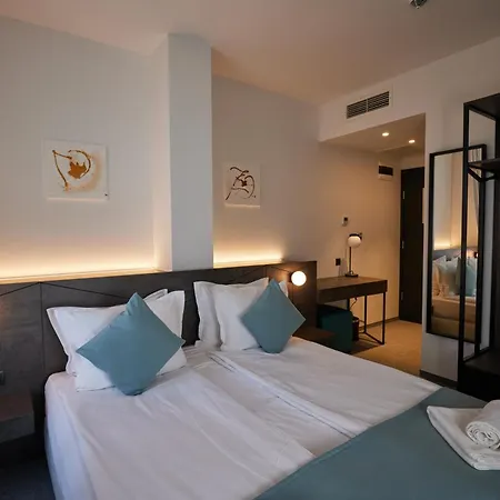 Bizarre Boutique Warna