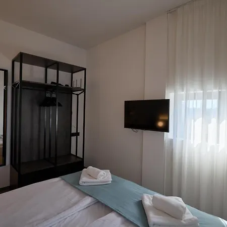 Bizarre Boutique Warna