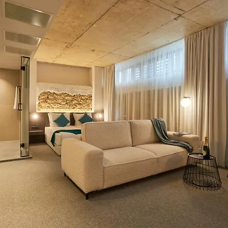 Hotel Bizarre Boutique Warna