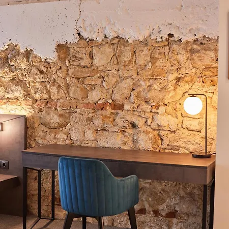 Bizarre Boutique Warna