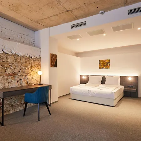 Bizarre Boutique Hotel *